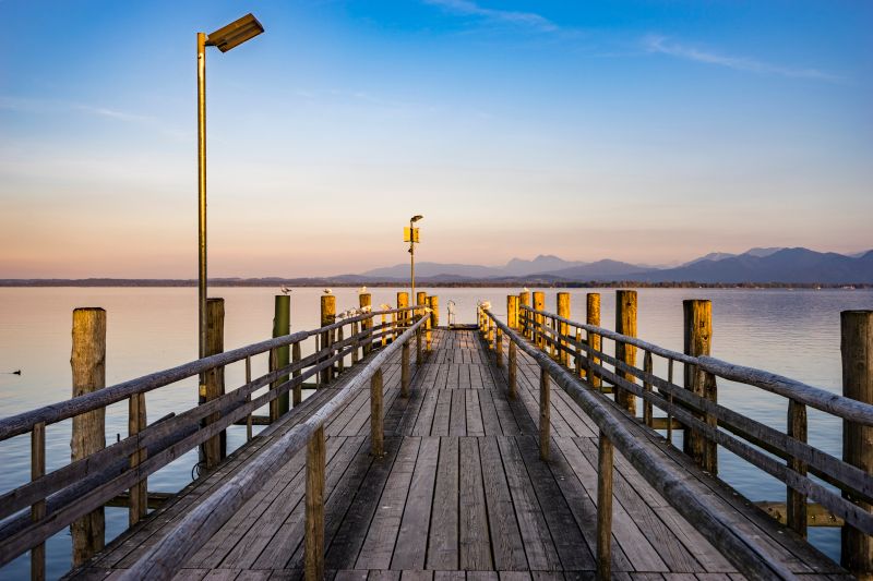 Blick vom Steg auf den Chiemsee